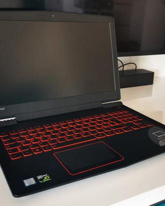 Lenovo Legion Y520 (intel i7+16gb ram+gtx 1060)
