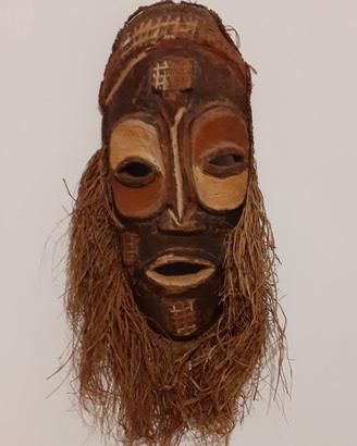 Grande maschera rituale africana
