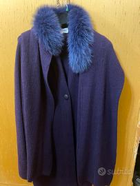 Cappotto viola in pura lana con sciarpa di pellicc