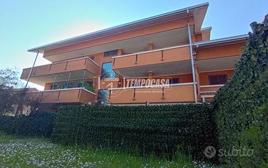 TRE LOCALI E MANSARDA