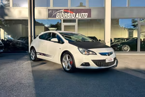 Opel Astra GTC 1.7 cdti ecotec Cosmo s&s 130cv