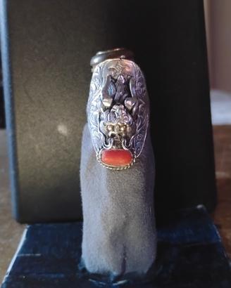 anello 925 dragone orientale con piccolo corallo