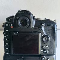 Nikon D850 con battery grip e AF-S 24-70 2.8