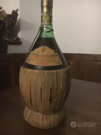 Vecchio fiasco vino