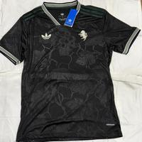 Stock 4 completi Maglia + pantaloncini JUVENTUS 26