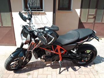 KTM Duke 690 Depotenziata a libretto A2