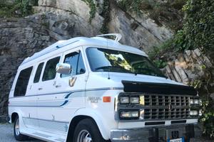 Van G20 Chevrolet 5700 V8