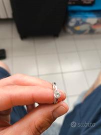 anello argento con diamante
