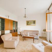 Villa indipendente con giardino libero su 3 lati