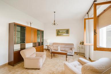 Villa indipendente con giardino libero su 3 lati