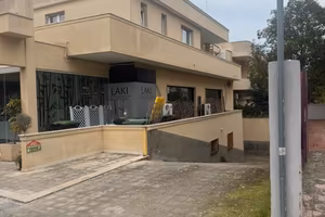 Locale uso deposito via lepanto