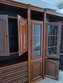 mobile vetrina in noce