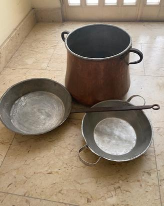 Pentola, scodella e padella in rame