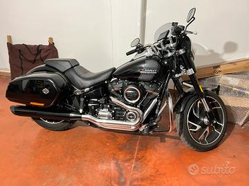 Harley Davidson sport glide vivid black deluxe