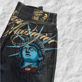 Jeans neri e blu da donna