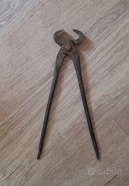 antica tenaglia  battuta anticaglie da collezione
