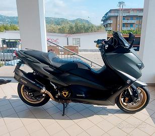 Yamaha TMAX 560