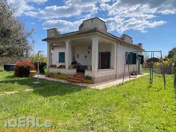 Villa di 80 m² con 4 locali a Nettuno