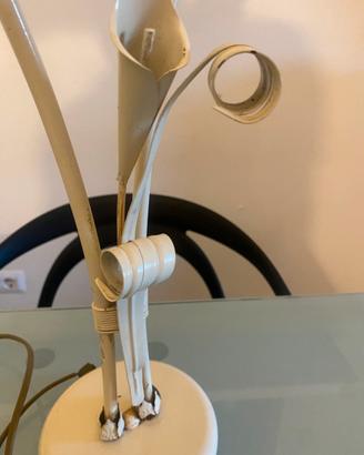 Lampada da tavolo o comodino