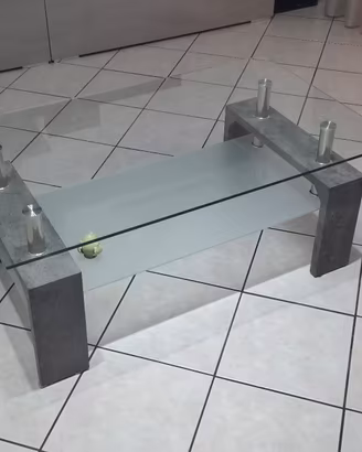 Tavolo tavolino arredamento - sala pranzo casa