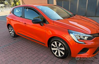 RENAULT CLIO 1.0cc OK NEOPATENTATI