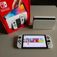 Nintendo Switch OLED con giochi 