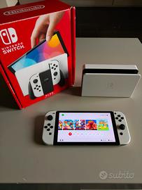 Nintendo Switch OLED con giochi 