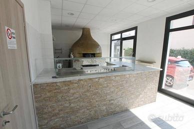 SAN GIUSEPPE negozio d'angolo di 65 mq (ex-pizzeri