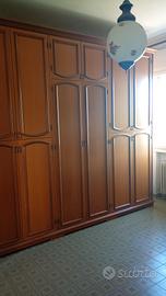 Armadio in legno per camera matrimoniale 