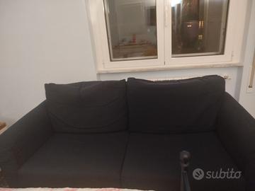 Divano tre posti