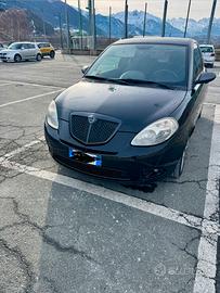 Lancia Ypsilon momo desing