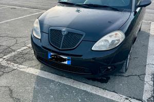 Lancia Ypsilon momo desing