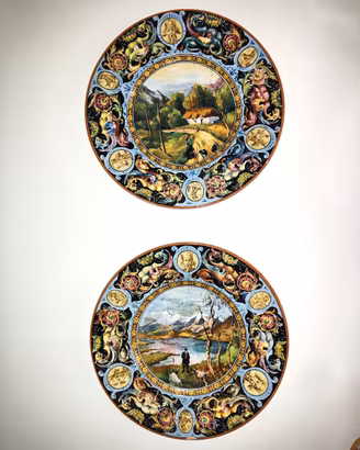 Coppia Grandi Piatti da Muro in Maiolica - CCM Fae
