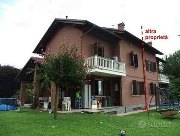 Immobile in asta di 276 m² con 5 locali e box auto