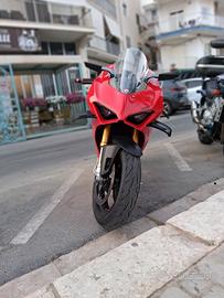 ducati panigale v4s