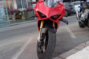 ducati panigale v4s