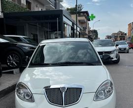 Lancia Ypsilon 1.2 69 CV Unyca