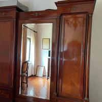 Armadio  gia smontato antico originale in legno