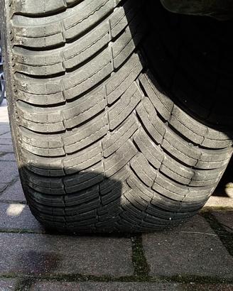 Pneumatici 4 stagioni Pirelli 225/40 R18