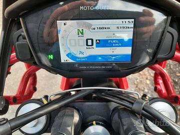 Moto Guzzi V85 TT - 2022