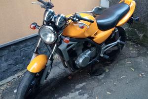 Kawasaki ER-5 (2005) + 2 caschi