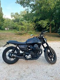 Moto Guzzi V7 stone