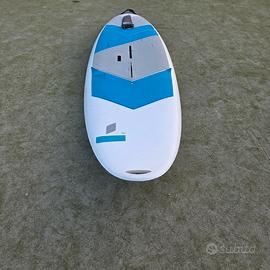 Tavola da windsurf di marca TAHE da 225 Litri