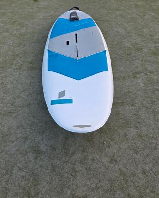 Tavola da windsurf di marca TAHE da 225 Litri