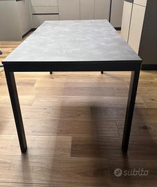 Tavolo moderno 140x80