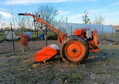 Motocoltivatore con fresa