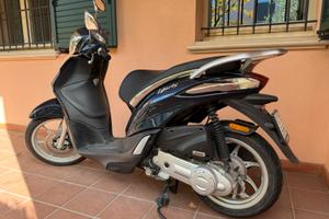 Motociclo Piaggio liberty 50