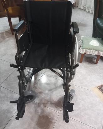 Sedia a rotelle nuova