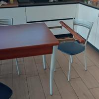 tavolo da 6  a 10  con 4 sedie 