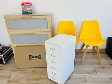 2 sedie + 2 cassettiere IKEA > SOLO RITIRO A MANO